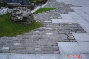 Antique granite cobblestone alongside Granite paving (3)